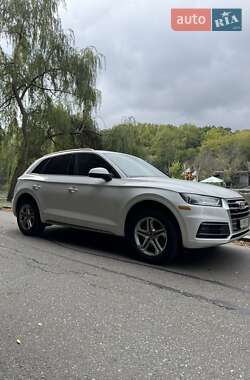 Позашляховик / Кросовер Audi Q5 2017 в 