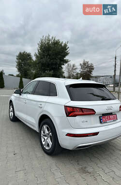 Позашляховик / Кросовер Audi Q5 2019 в 