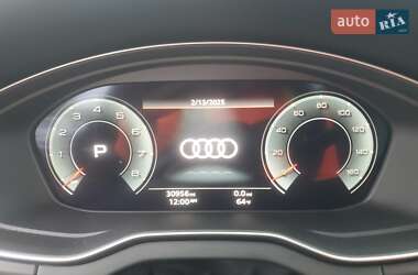 Внедорожник / Кроссовер Audi Q5 2021 в 