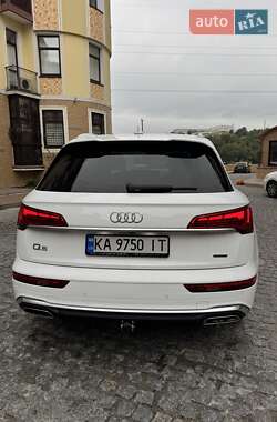 Внедорожник / Кроссовер Audi Q5 2021 в 
