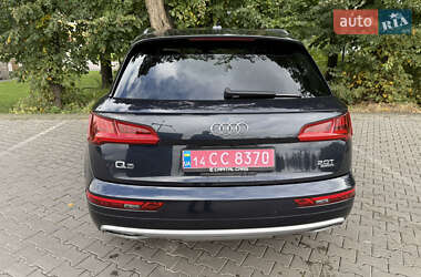Позашляховик / Кросовер Audi Q5 2017 в 