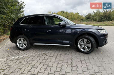 Позашляховик / Кросовер Audi Q5 2017 в 