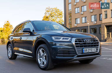 Внедорожник / Кроссовер Audi Q5 2017 в 