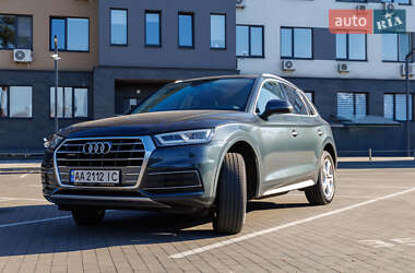 Внедорожник / Кроссовер Audi Q5 2017 в 