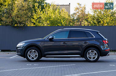 Внедорожник / Кроссовер Audi Q5 2017 в 