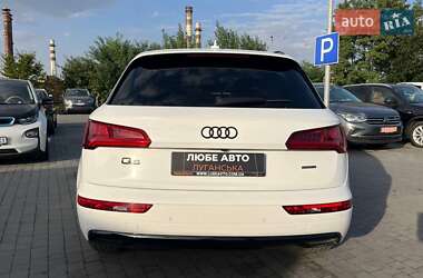 Внедорожник / Кроссовер Audi Q5 2017 в 