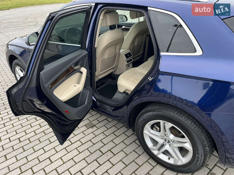 Внедорожник / Кроссовер Audi Q5 2017 в Львове