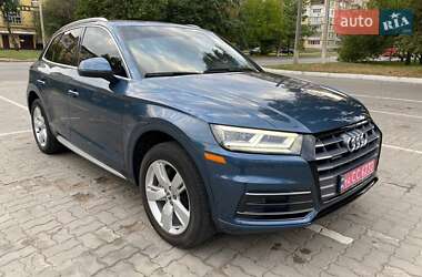 Внедорожник / Кроссовер Audi Q5 2018 в 