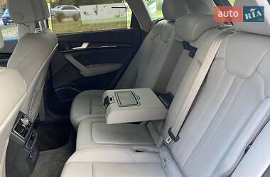 Внедорожник / Кроссовер Audi Q5 2018 в 