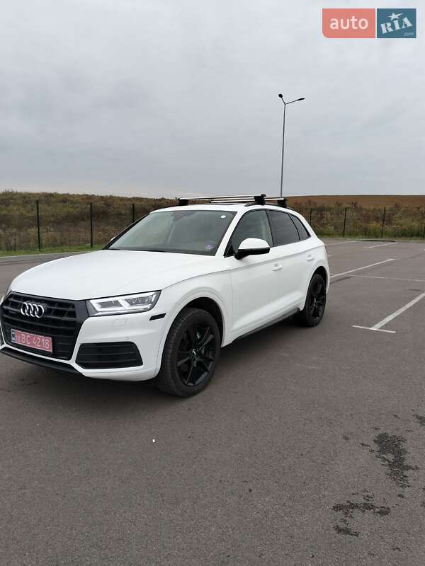 Внедорожник / Кроссовер Audi Q5 2020 в Ровно
