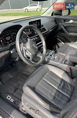 Позашляховик / Кросовер Audi Q5 2018 в 