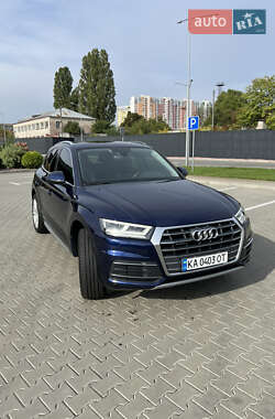 Позашляховик / Кросовер Audi Q5 2018 в 