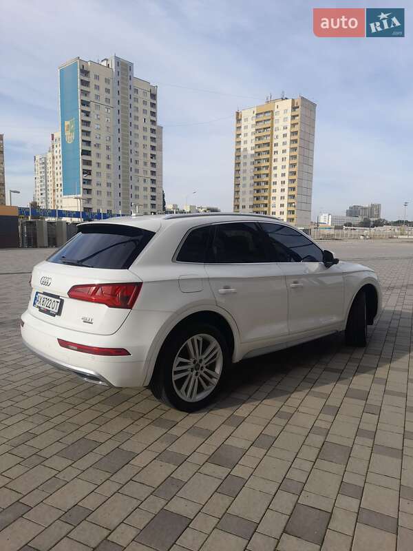 Позашляховик / Кросовер Audi Q5 2017 в Харкові