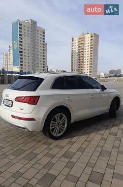 Внедорожник / Кроссовер Audi Q5 2017 в 