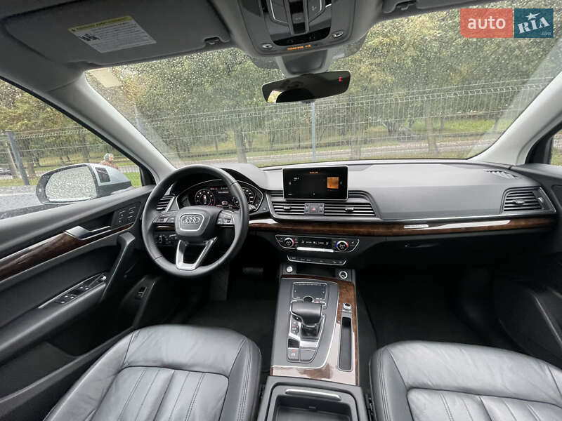 Внедорожник / Кроссовер Audi Q5 2018 в Ровно