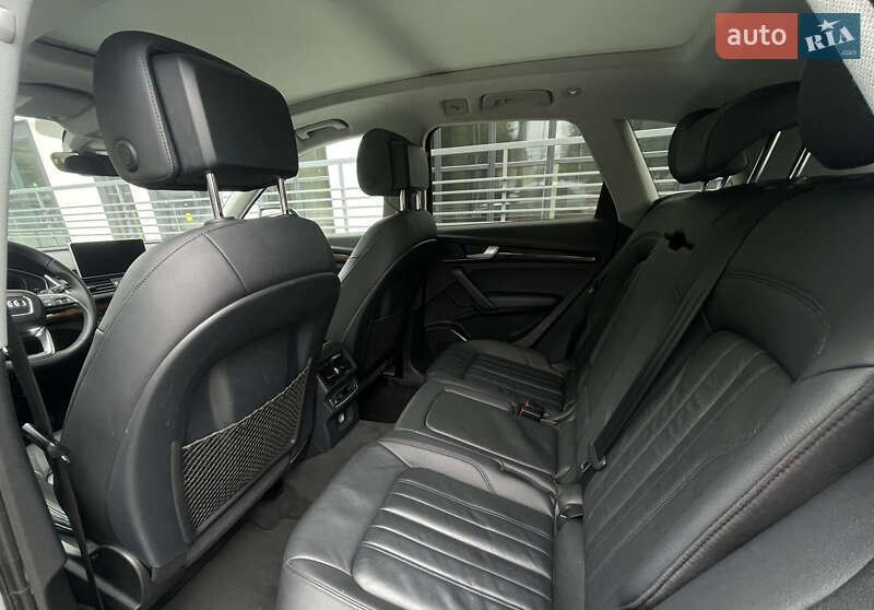 Внедорожник / Кроссовер Audi Q5 2018 в Ровно
