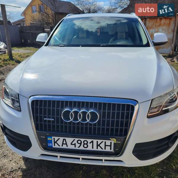Внедорожник / Кроссовер Audi Q5 2011 в 
