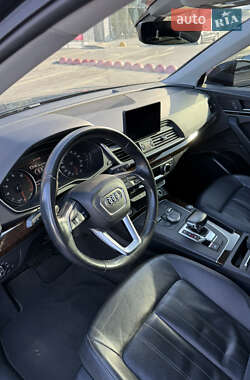 Позашляховик / Кросовер Audi Q5 2019 в 