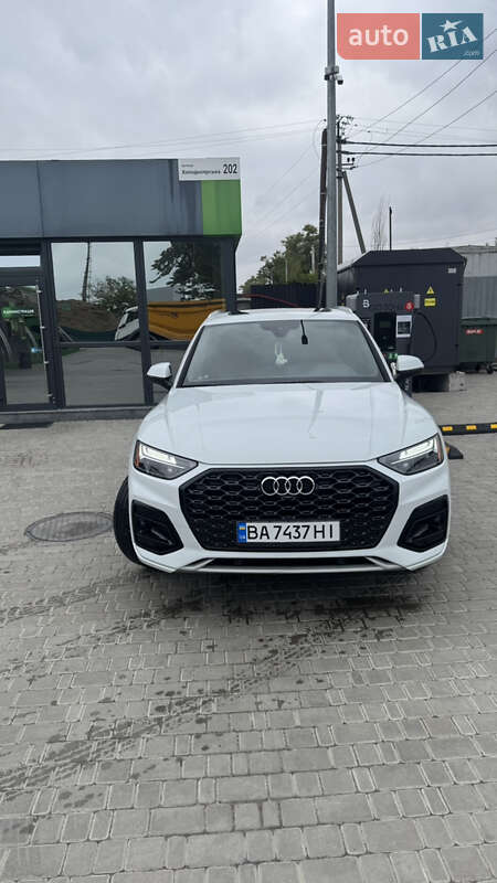 Позашляховик / Кросовер Audi Q5 2022 в Києві