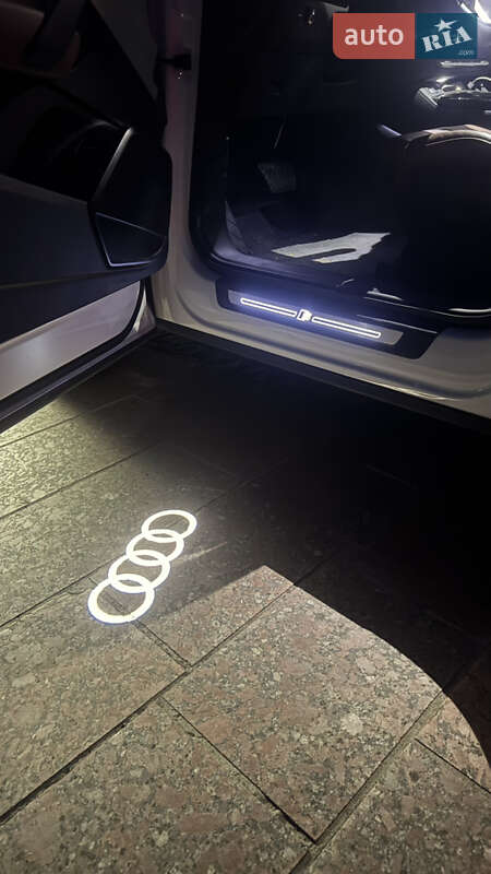 Позашляховик / Кросовер Audi Q5 2022 в Києві