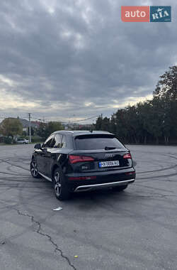 Внедорожник / Кроссовер Audi Q5 2017 в 
