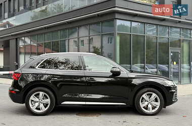 Внедорожник / Кроссовер Audi Q5 2018 в 