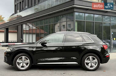 Внедорожник / Кроссовер Audi Q5 2018 в 