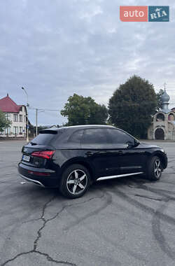 Внедорожник / Кроссовер Audi Q5 2017 в 