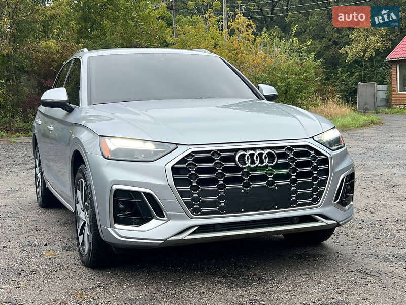 Внедорожник / Кроссовер Audi Q5 2021 в Киеве