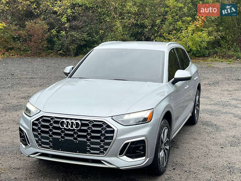 Внедорожник / Кроссовер Audi Q5 2021 в Киеве