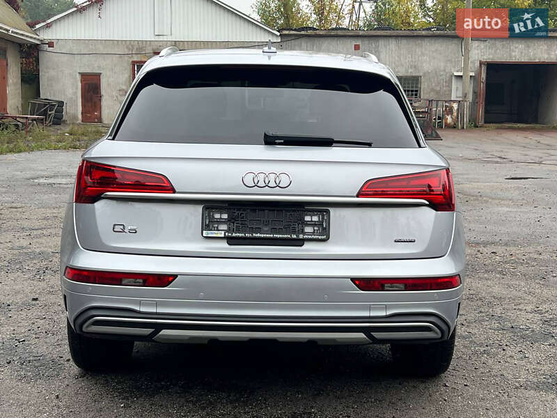Внедорожник / Кроссовер Audi Q5 2021 в Киеве
