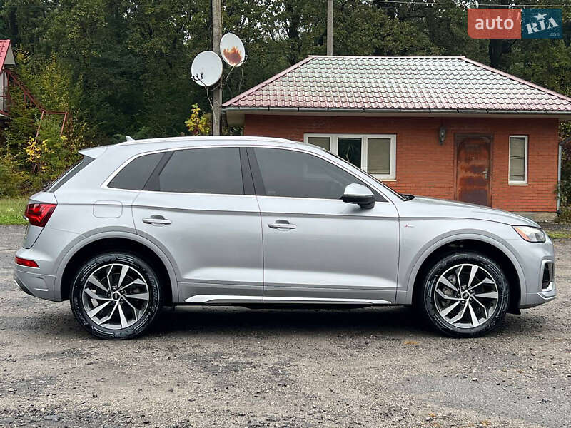 Внедорожник / Кроссовер Audi Q5 2021 в Киеве