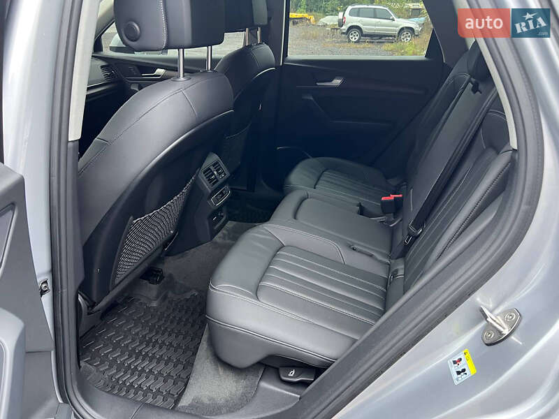 Внедорожник / Кроссовер Audi Q5 2021 в Киеве