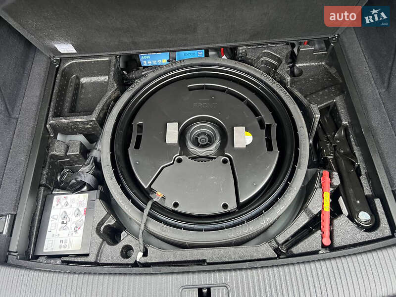 Внедорожник / Кроссовер Audi Q5 2021 в Киеве