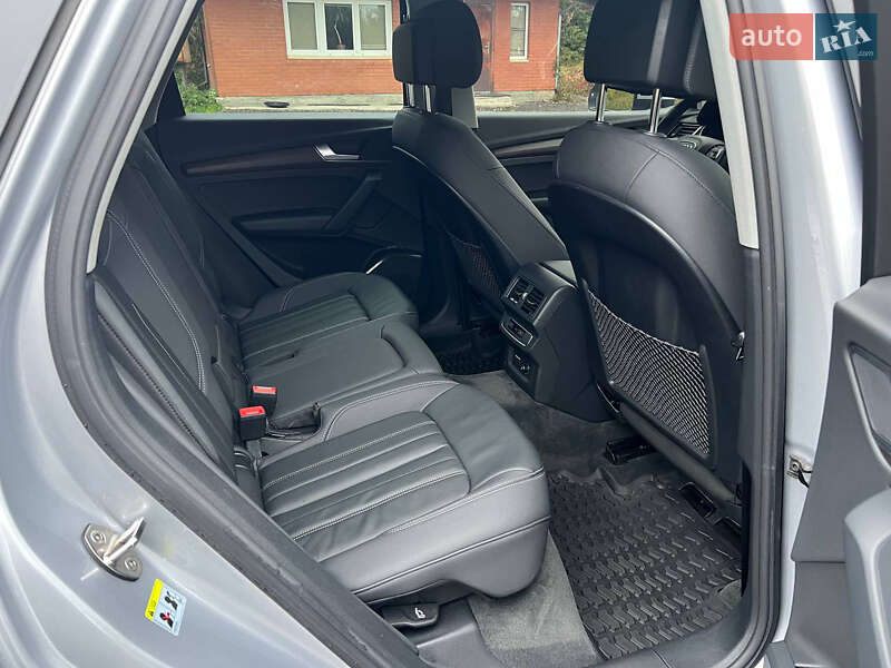 Внедорожник / Кроссовер Audi Q5 2021 в Киеве