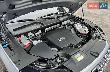 Позашляховик / Кросовер Audi Q5 2021 в 