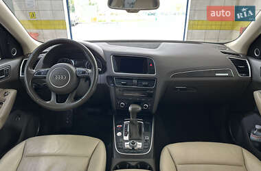 Внедорожник / Кроссовер Audi Q5 2015 в 