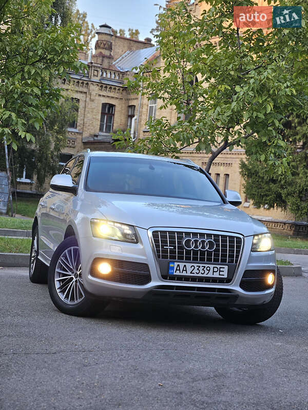 Внедорожник / Кроссовер Audi Q5 2010 в Киеве