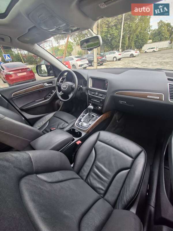 Внедорожник / Кроссовер Audi Q5 2014 в Ужгороде