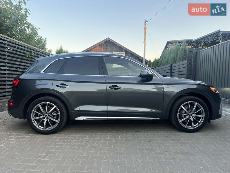 Позашляховик / Кросовер Audi Q5 2021 в Києві