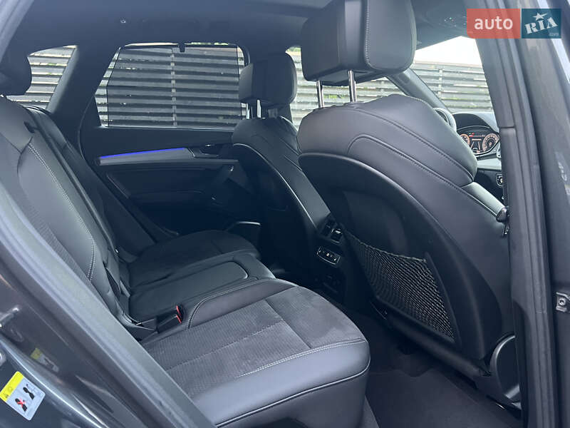 Позашляховик / Кросовер Audi Q5 2021 в Києві