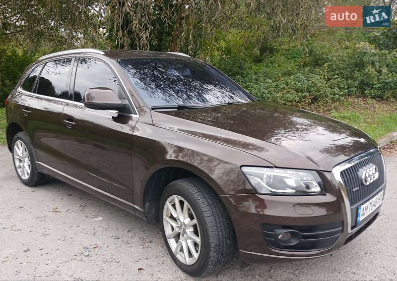 Позашляховик / Кросовер Audi Q5 2011 в Звягелі