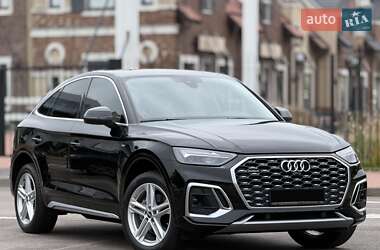 Внедорожник / Кроссовер Audi Q5 2021 в 