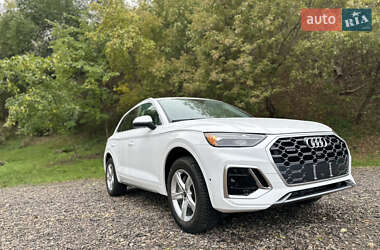Внедорожник / Кроссовер Audi Q5 2021 в 