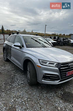 Позашляховик / Кросовер Audi Q5 2020 в 