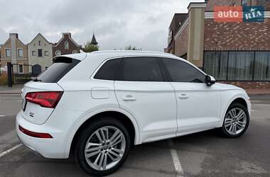 Внедорожник / Кроссовер Audi Q5 2018 в 