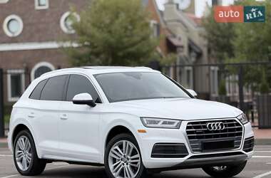 Внедорожник / Кроссовер Audi Q5 2018 в 