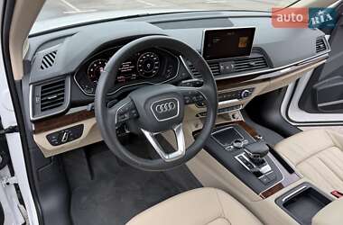 Внедорожник / Кроссовер Audi Q5 2018 в 