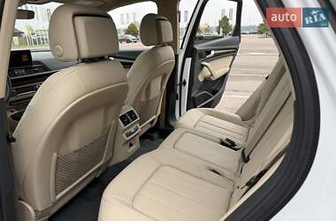 Внедорожник / Кроссовер Audi Q5 2018 в 