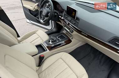 Внедорожник / Кроссовер Audi Q5 2018 в 